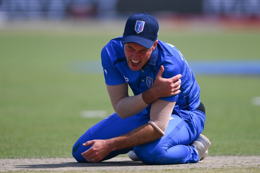 Italy captain Wayne Madsen injures shoulder in T20 World Cup opener