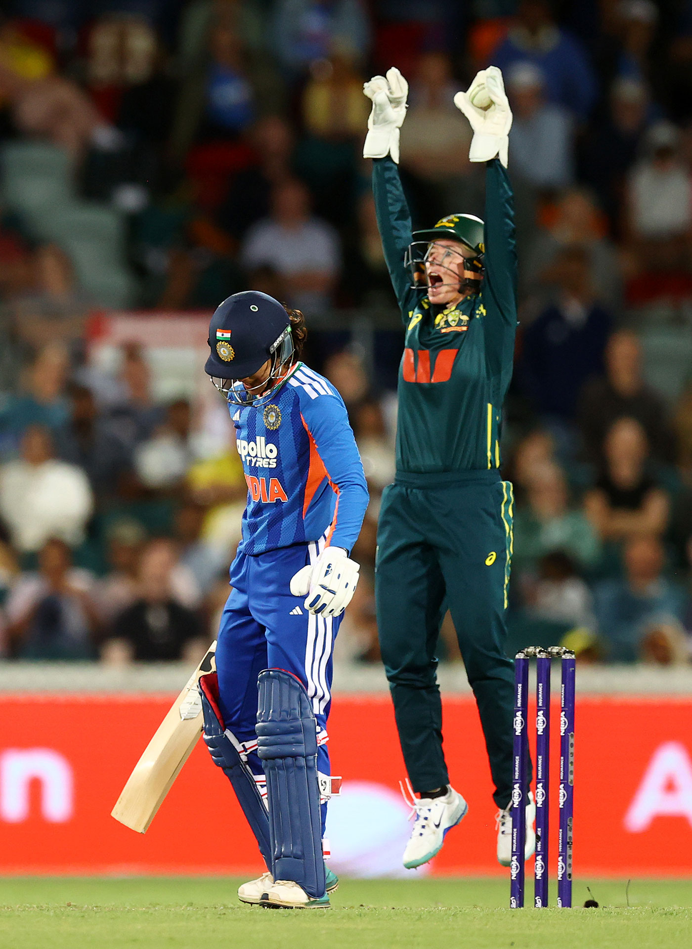 Mooney to take gloves with Healy in field for farewell