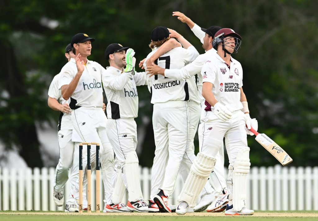 Labuschagne takes four but Queensland crash towards defeat