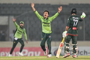Pakistan bowl, make three changes for series decider