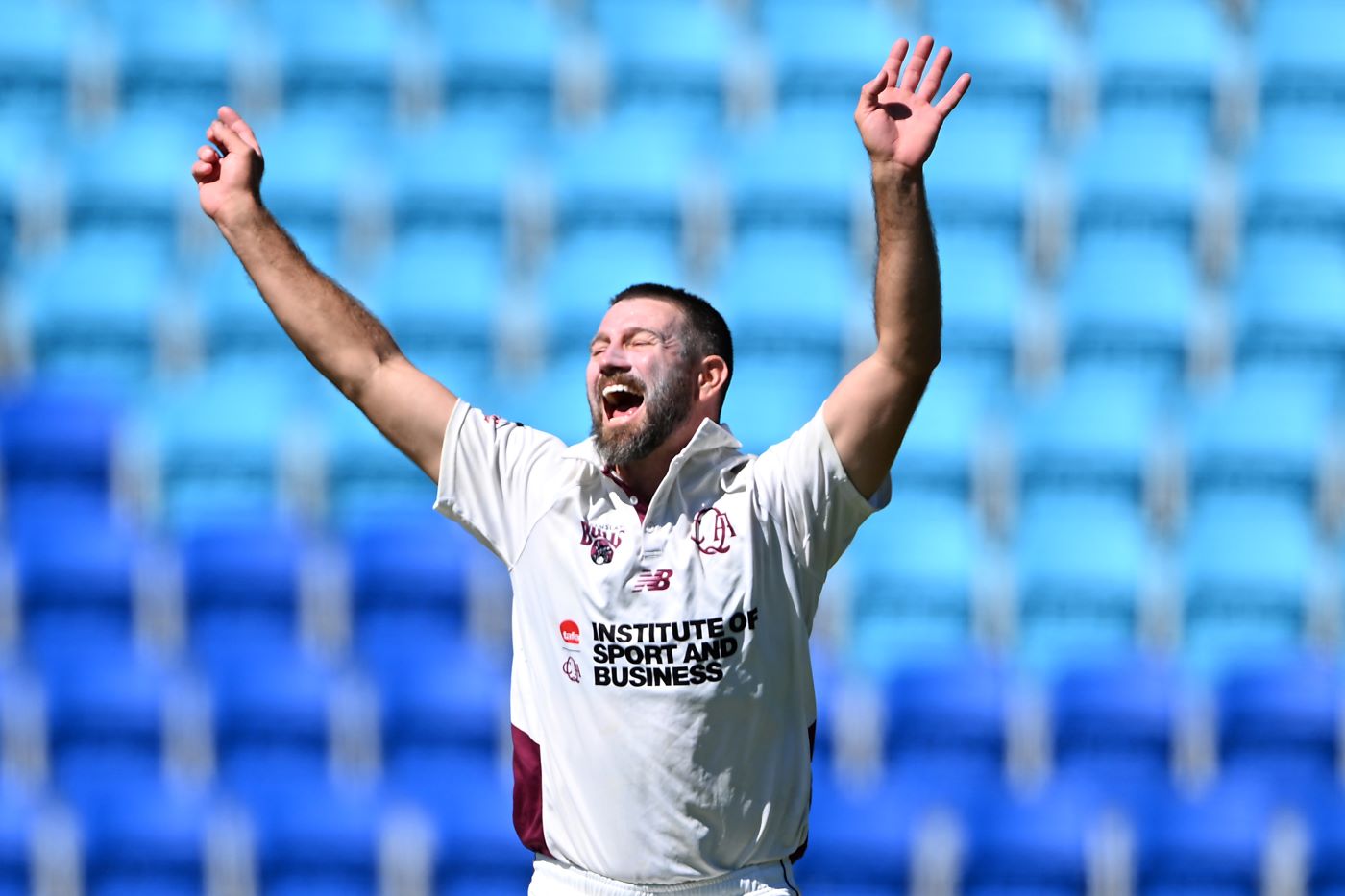 Neser takes five to keep Queensland in Shield final race