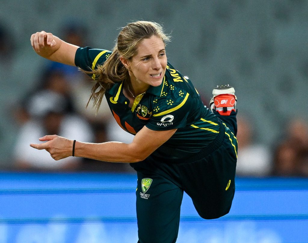 Australia coach sees huge value in Molineux's non-bowling series