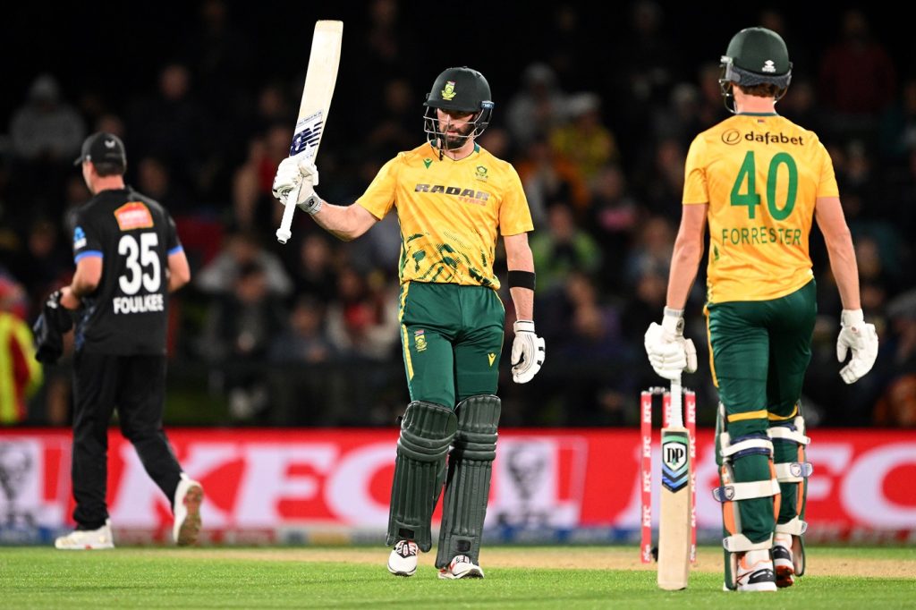 Esterhuizen, bowlers lead South Africa to 3-2 series win