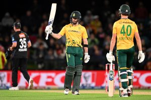 Esterhuizen, bowlers lead South Africa to 3-2 series win