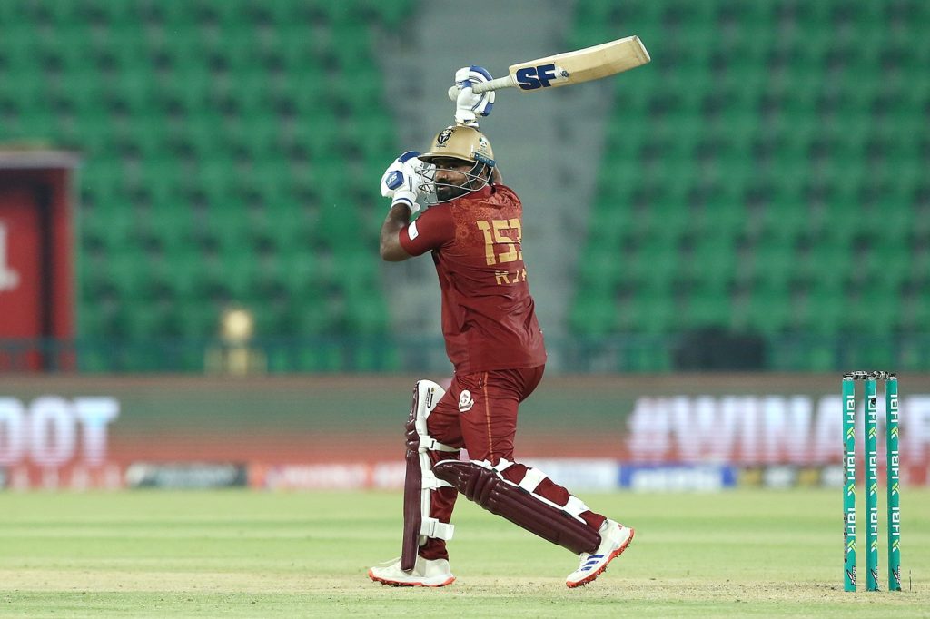Hyderabad Kingsmen's maroon kit forces ball change in PSL opener