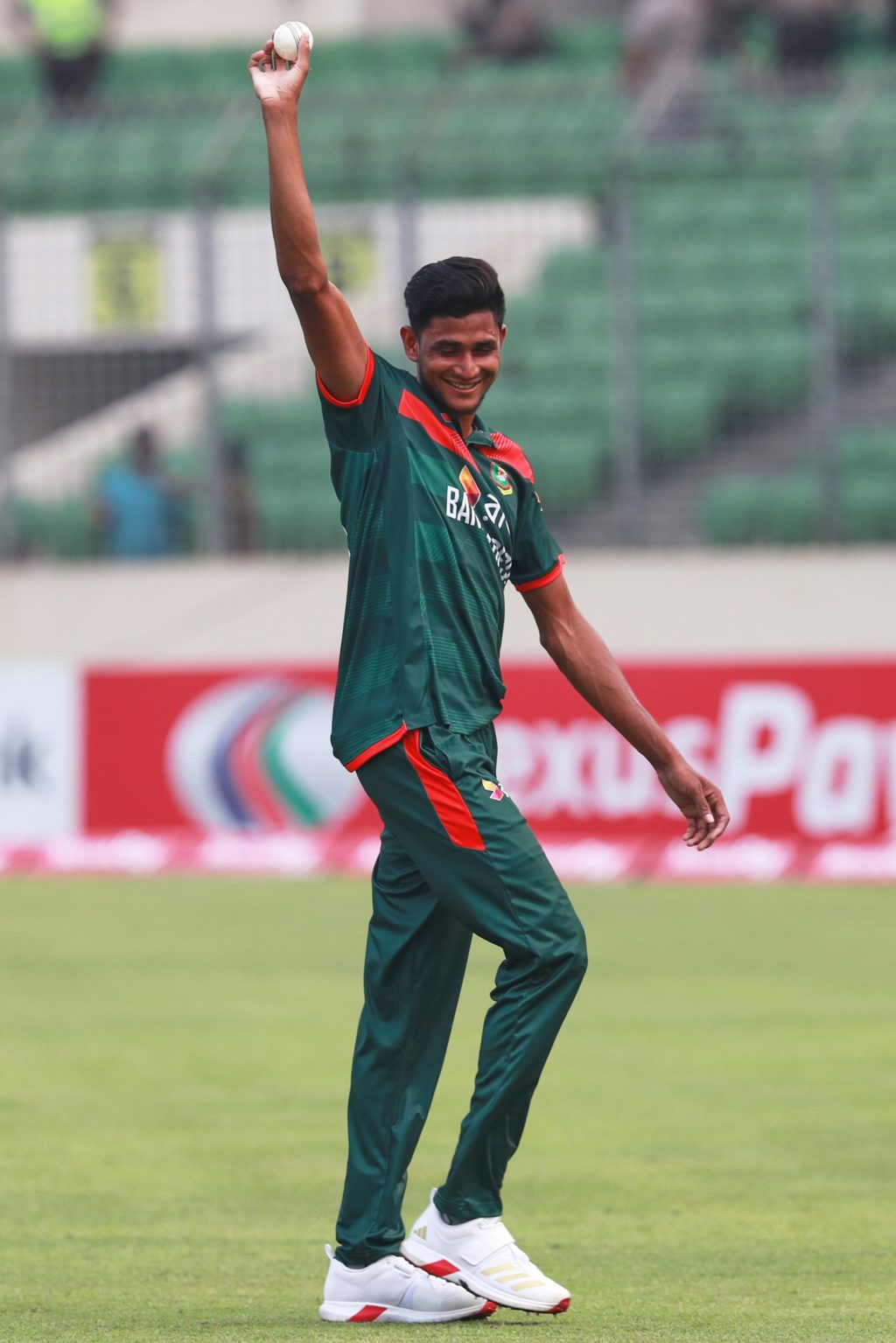 Experienced Bangladesh face inexperienced NZ in hot Dhaka