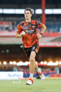 Cummins heads back home for final scan on injured back