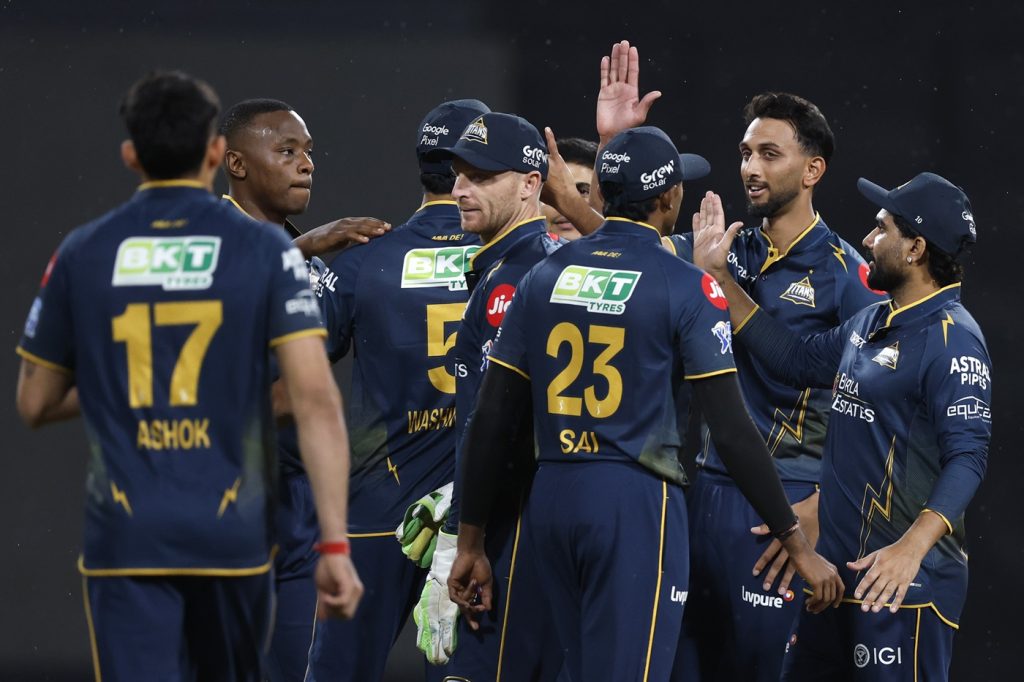 Prasidh Krishna and Rashid Khan move up in Purple Cap race