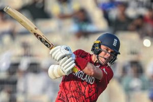 'Disappointing' - Sangakkara on Sam Curran turning out for Surrey with IPL still on