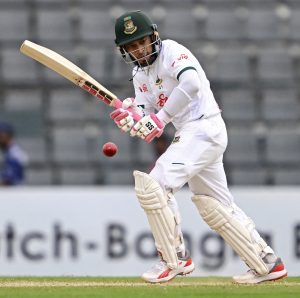 Mushfiqur and Litton hit half-centuries to take Bangladesh's lead past 350