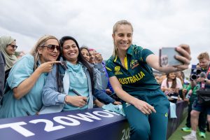 Molineux urges Australia to play with freedom in bid to reclaim title