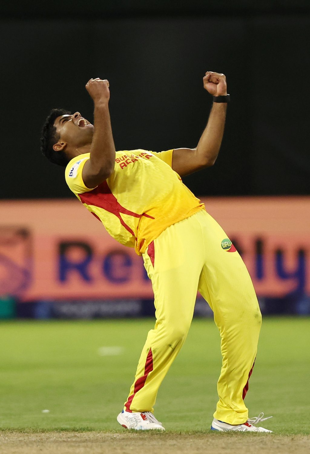 Amshi de Silva runs through Unicorns to give Super Kings second win