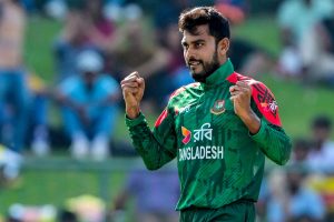 Bangladesh bowl against Zimbabwe under slightly overcast skies