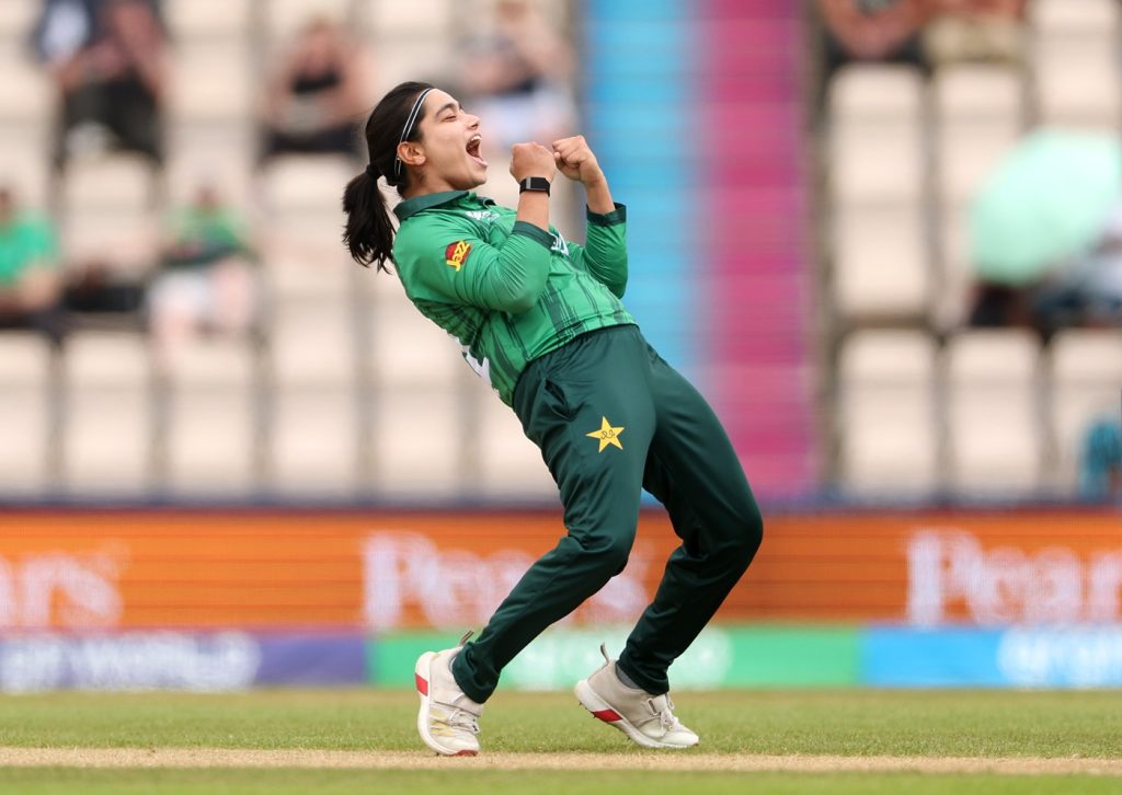 Fatima Sana to skip Sri Lanka T20Is to play in women's Hundred