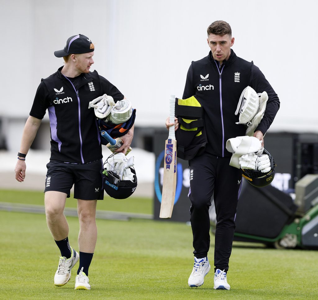 England recall Lawrence to Test team with Cox to bat at No. 3 vs Pakistan